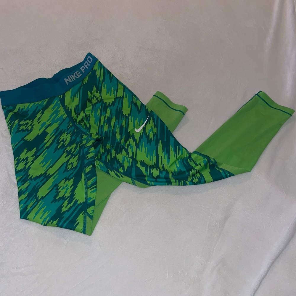 Brand New Nike Pro Big Kids Green Leggings